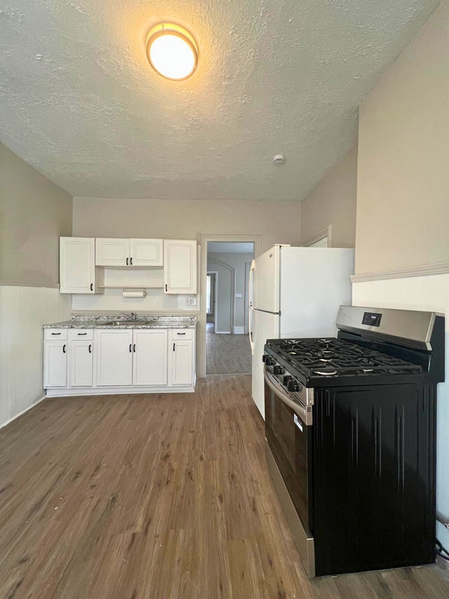 Building Photo - 836 E 156th St