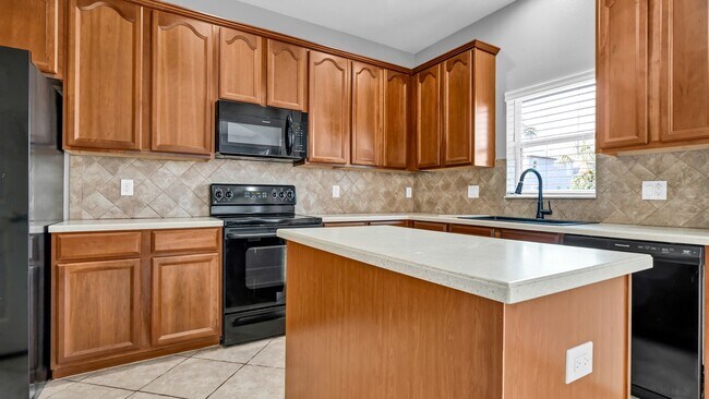 Building Photo - Gorgeous 3br/2.5ba/2 car garage Home in Ve...