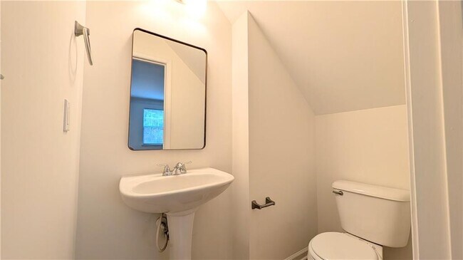 Building Photo - 521 Windstone Trail