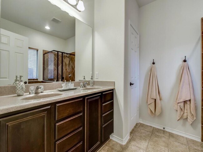 Building Photo - 1501 Lotus Flower Loop