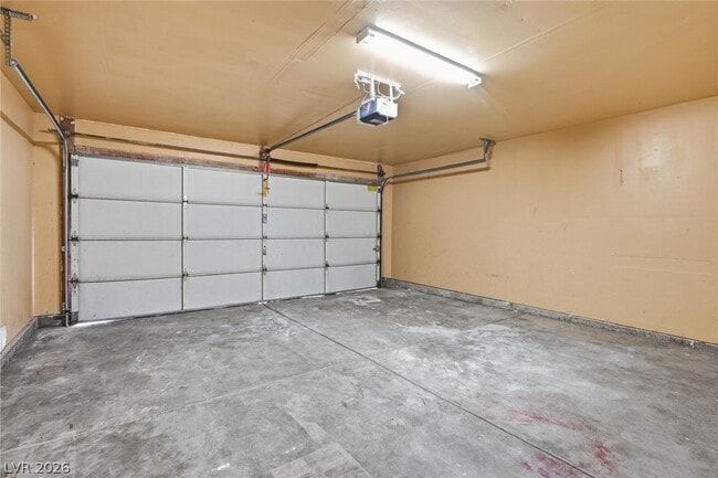 Building Photo - 808 Majestic Rock Cir