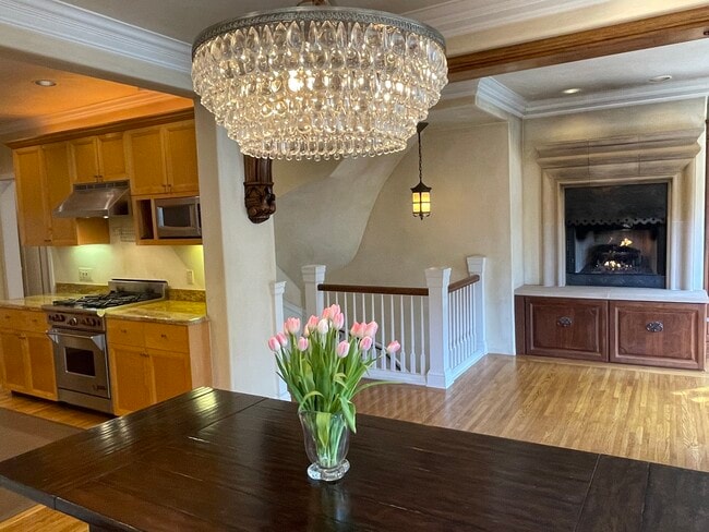 Building Photo - 408 Lombard St