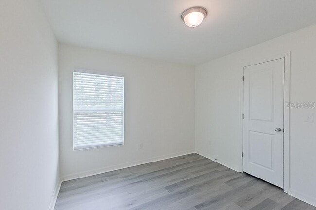 Building Photo - 1128 Hayes Ave S