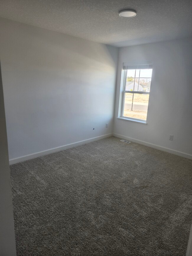 Building Photo - 10531 Harbor Ln N