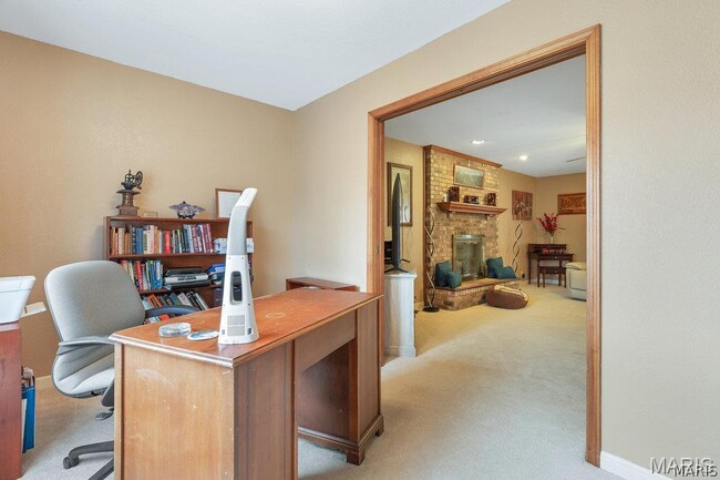 Building Photo - 2725 Timberline Dr