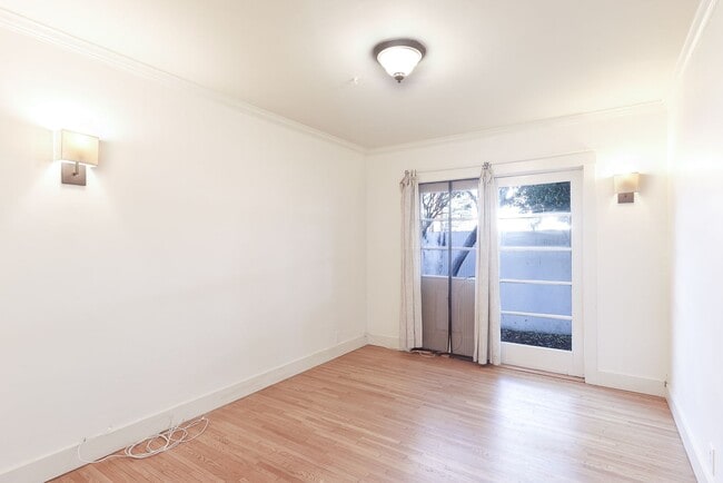 Building Photo - 3-Bed + 2-Bath Home | Midtown Ventura | Unfurnished