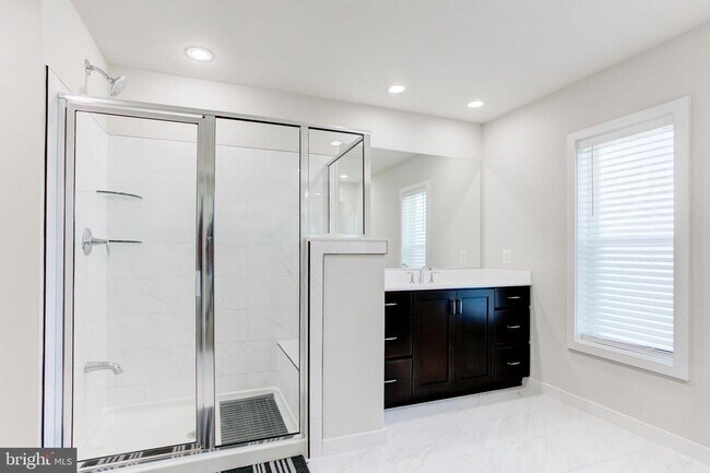 Building Photo - 41355 Tarragon Leaf Dr