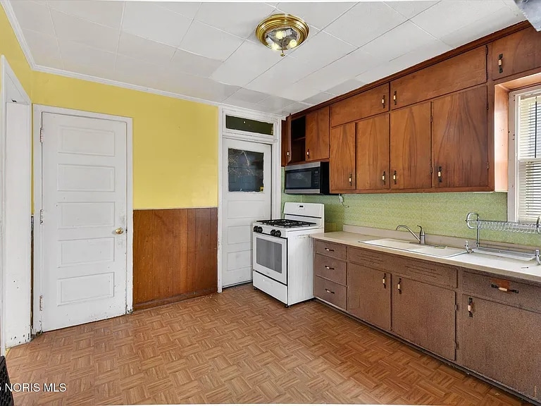 Building Photo - 3209 Kimball Ave