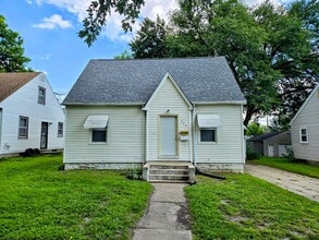 Building Photo - 534 Hope Ave