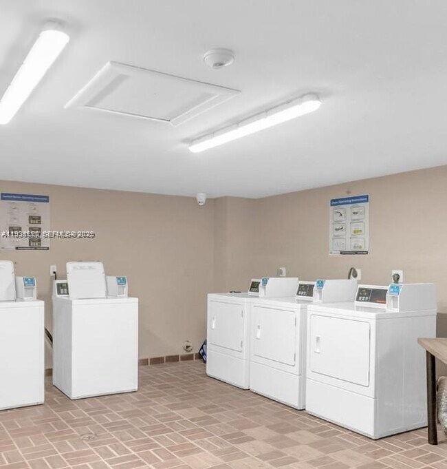 Building Photo - 8760 SW 133rd Avenue Rd