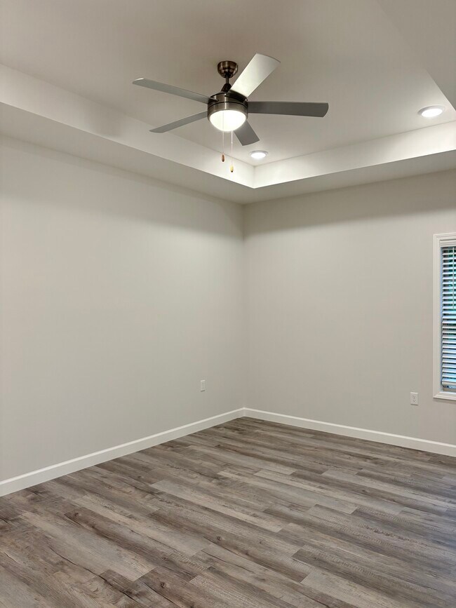 Building Photo - 943 Rodeo Ln