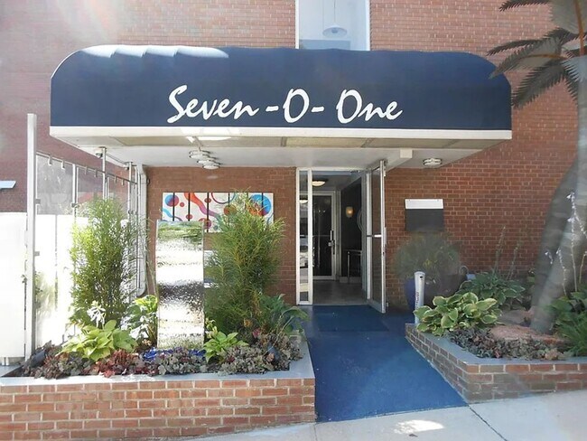 Primary Photo - LOCATION LOCATION! Exceptional opportunity to rent a residence in a prime location in Governors P...