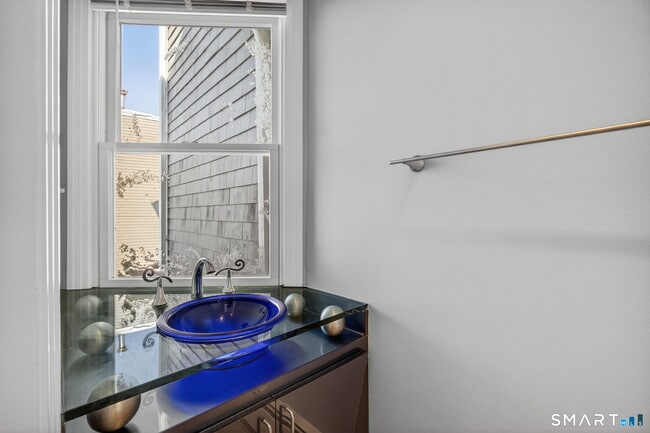 Building Photo - 49 Steamboat Wharf