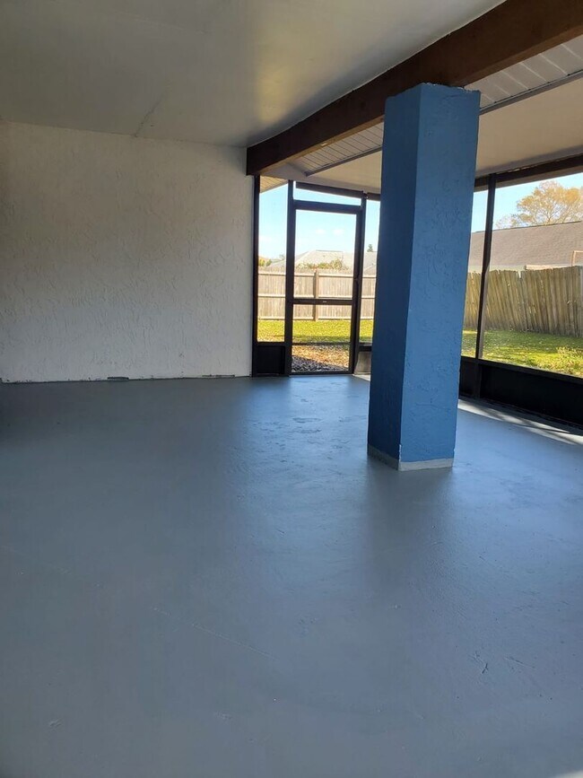 Building Photo - Spacious 3 bed 2 bath home in Kissimmee