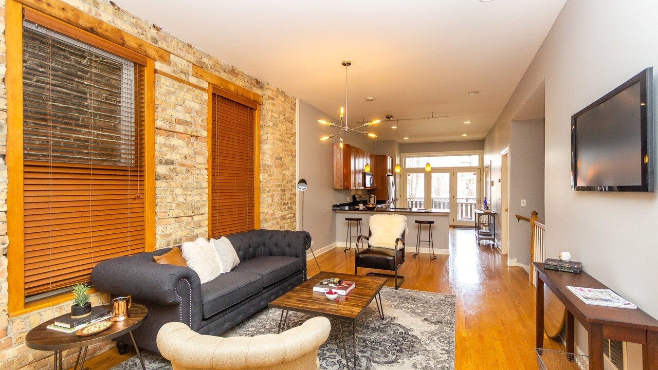 Open concept 1st floor - 743 N Wolcott Ave
