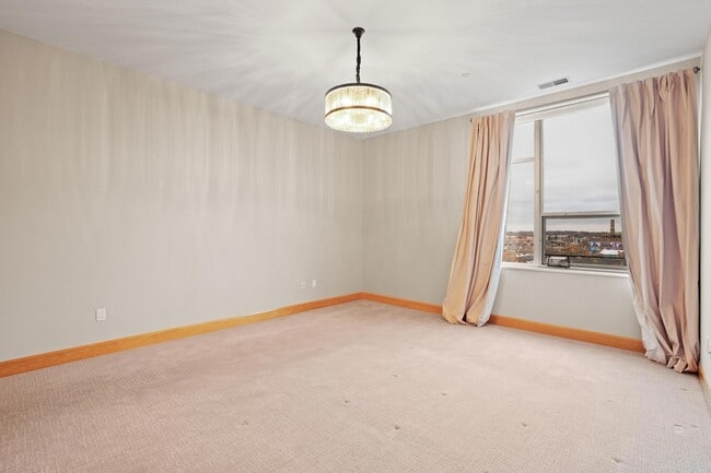 Building Photo - 1111 N Marshall St