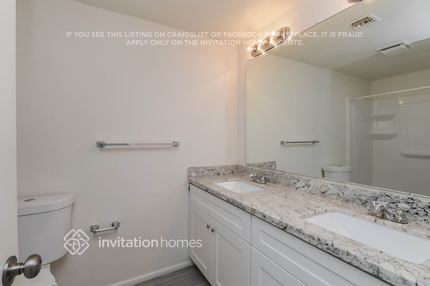 Building Photo - 2140 N College Ct