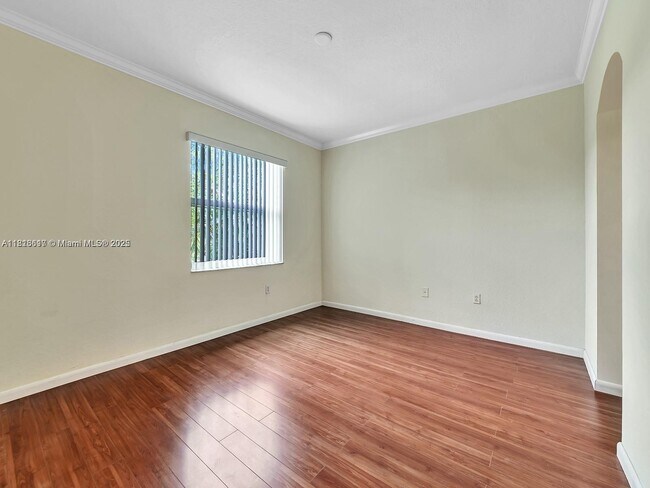 Building Photo - 858 NW 170th Terrace