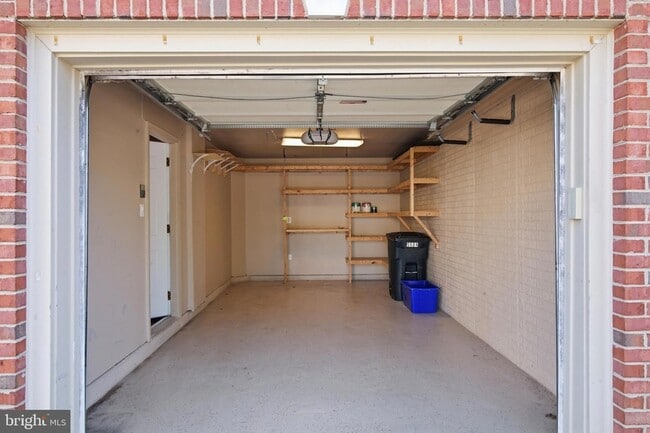 Building Photo - 5504 Sacramento Mews Pl