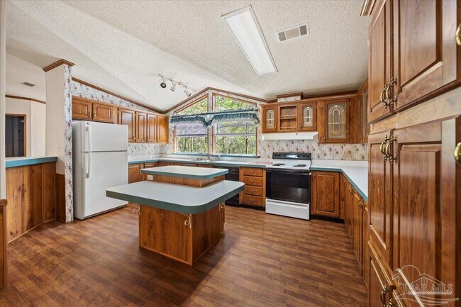 Building Photo - 4205 Elvis Presley Dr