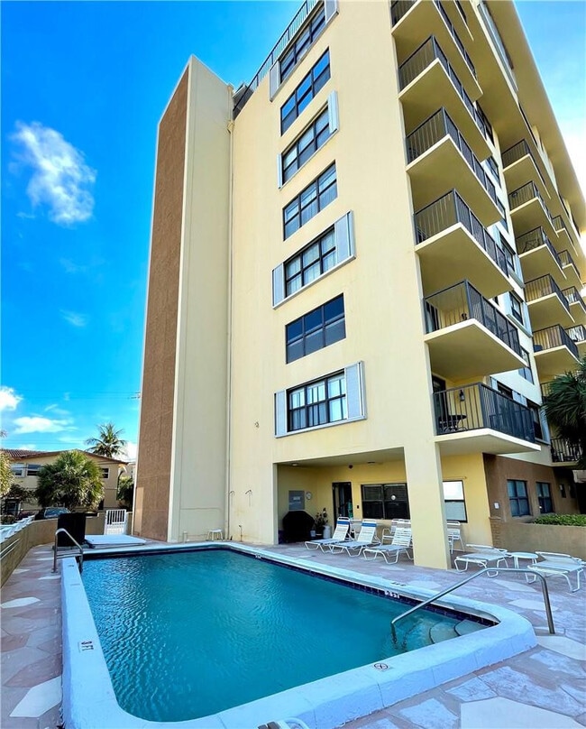 Building Photo - 801 N Ocean Blvd