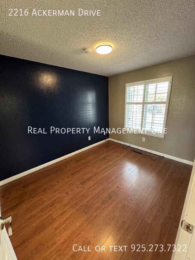 Building Photo - 2216 Ackerman Dr
