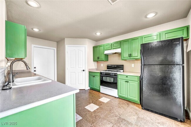 Building Photo - 1057 Appleblossom Time Ave