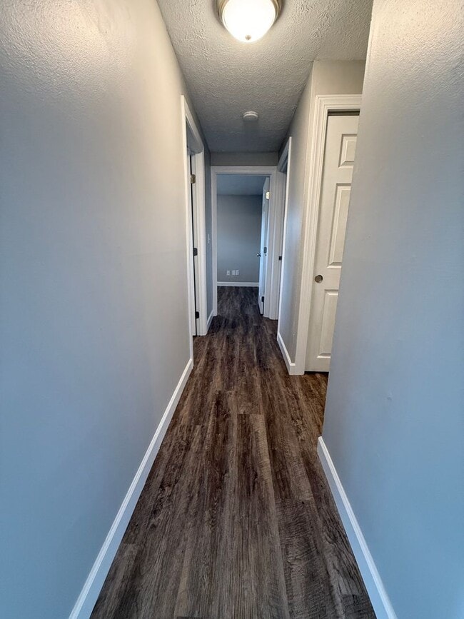 Building Photo - 4421 Primrose Ln