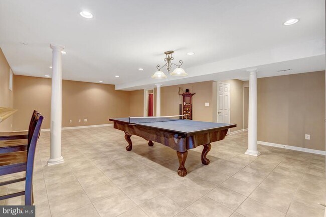 Building Photo - 6001 Alderdale Pl