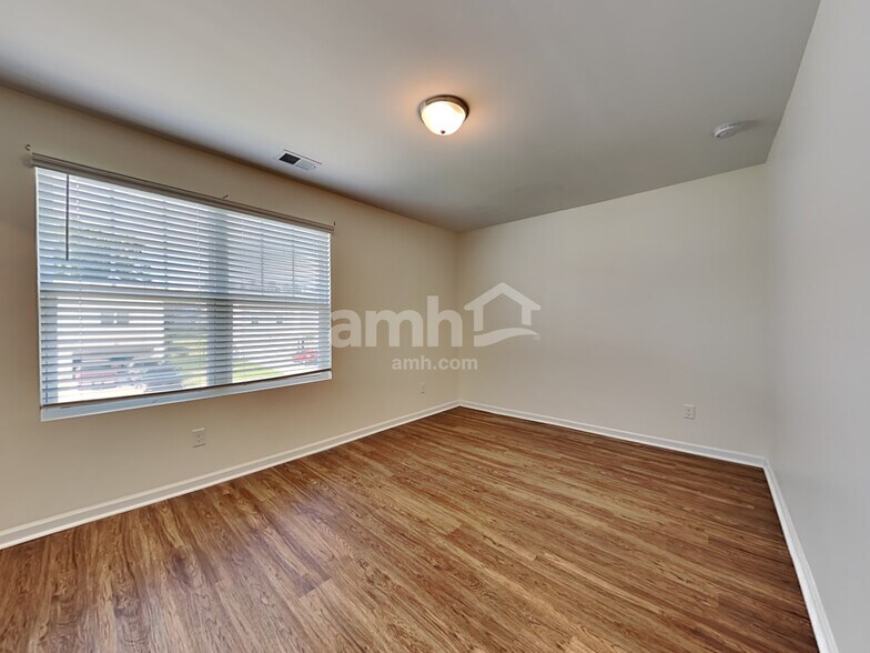 Building Photo - 126 Orion Way