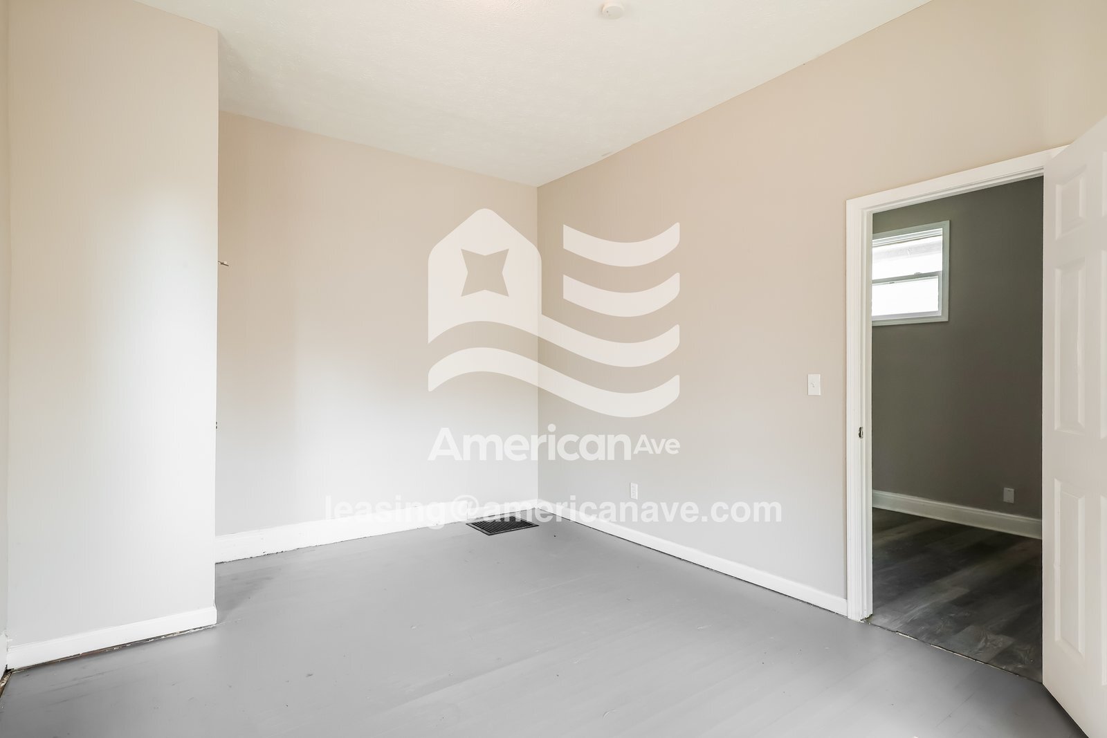 Building Photo - 603 E Oak St