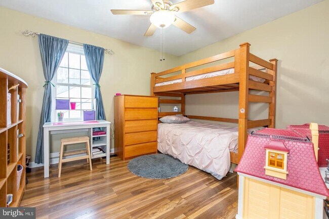 Building Photo - 1700 Abbey Oak Dr