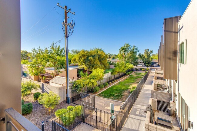 Building Photo - 5151 N 13th Pl