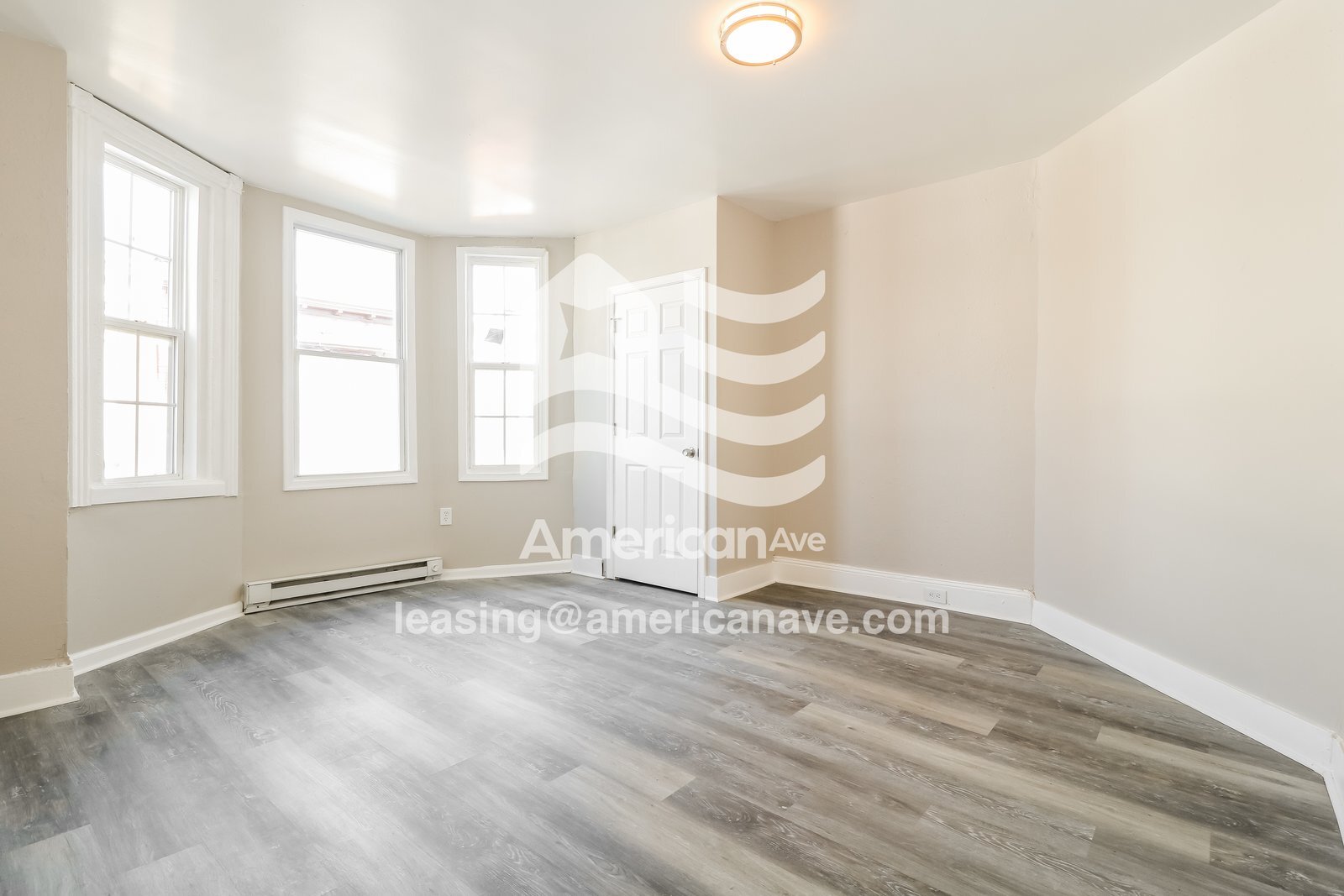 Building Photo - 552 N Wanamaker St