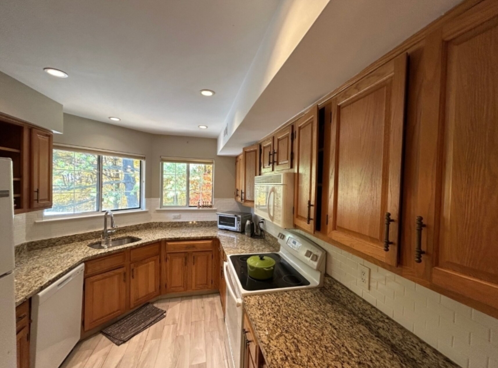 Building Photo - 31 Encampment Dr