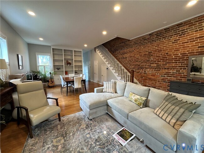 Building Photo - 404 N Shields Ave