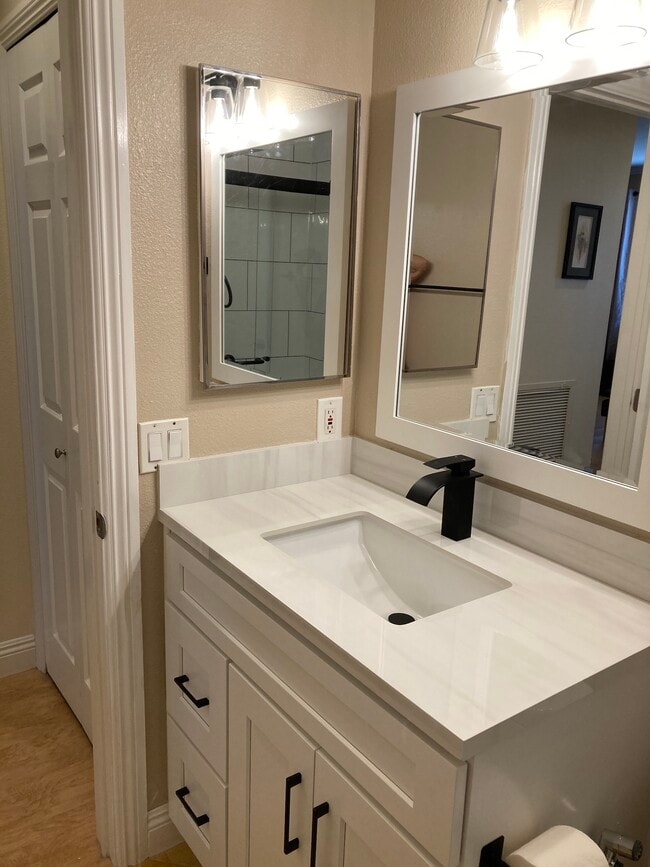 Building Photo - 25252 Via Lido