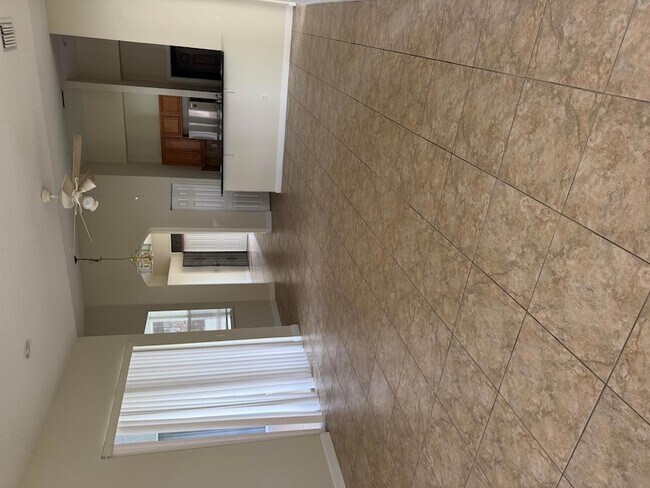 Building Photo - 787 SE Evergreen Terrace