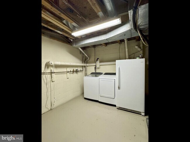 Building Photo - 906 Pritchet Ct