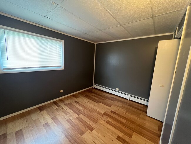 Building Photo - 3614 Weiland Ave