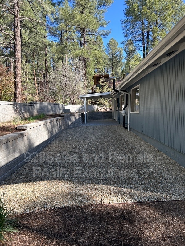 Building Photo - 3341 S Walkup Dr