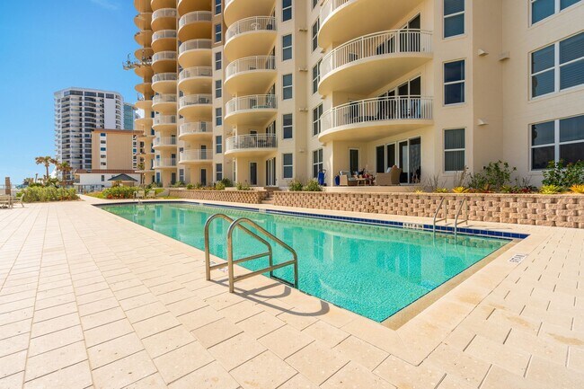 Building Photo - Furnished Daytona Beach Shores Condo