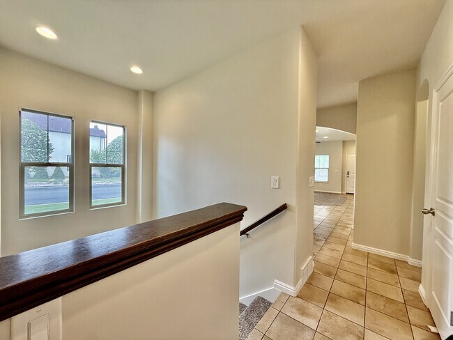Building Photo - 10753 Topview Rd