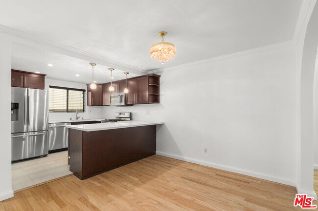 Building Photo - 1236 Wellesley Ave