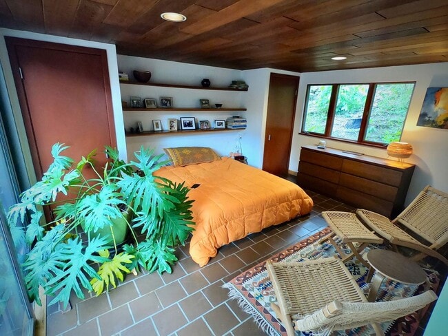 Building Photo - 8/1 Mid Century Modern Private House Bordering Frick Park. 1 of a kind.