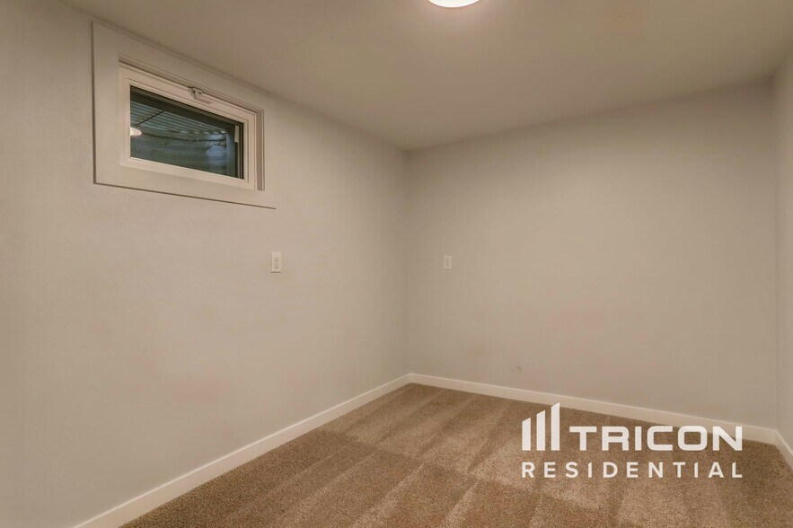 Building Photo - 3115 Xanadu St