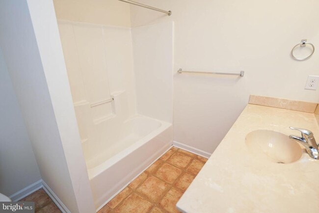 Building Photo - 403 Parkview Ct
