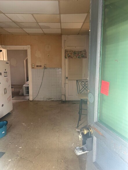 Building Photo - 2028 E Prairie Ave