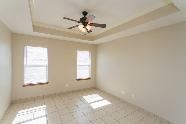 Building Photo - 16131/16133 Rolling Meadows Dr.