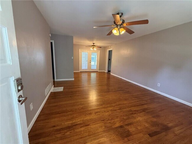 Building Photo - 6271 Mountain Ct SE